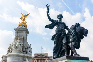 Peace sculpture of the Victoria Memorial, London, UK, GB