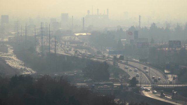 Time lapse of expressway traffic with hazardous levels of air pollution in Santiago, Chile