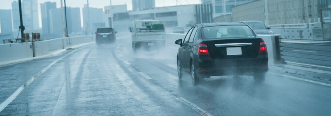 車・豪雨