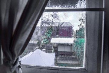 Obraz premium The background of the plaster walls, made of red clay brick and cemented plaster, for decoration for beauty and construction are more robust.