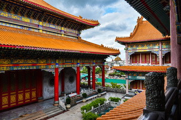 Leng Ne Yi Yi Temple, located in Charoen Krung District, Bangkok, is a famous temple for Chinese and foreigners. Popular in paying respect