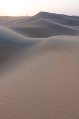 Arabische Sandwüste bei Sonnenaufgang