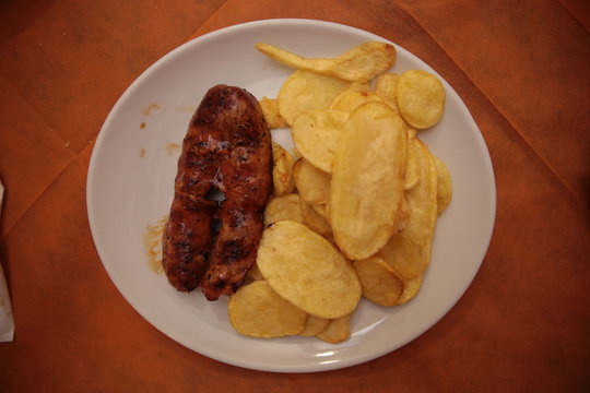 Grilled sausage and chips 
