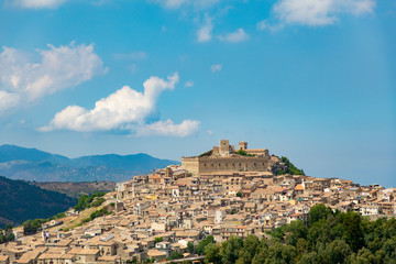 Fototapeta na wymiar Veduta del borgo medievale di Montalbano Elicona in Sicilia