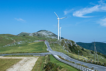 Fototapeta na wymiar 四国カルストと風力発電 / Shikoku karst and wind farm