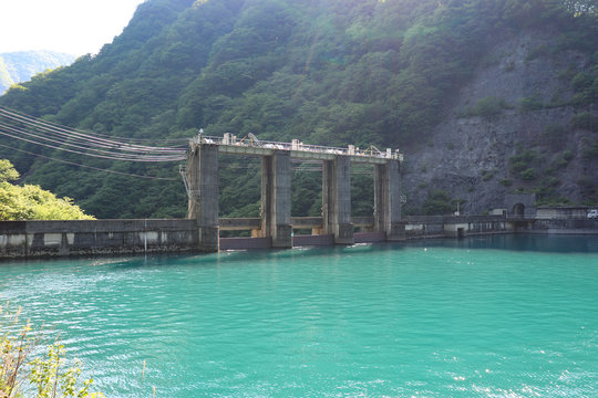 西山ダムと奈良田湖（山梨県早川町）,narada lake,hayakawa town,yamanashi pref,japan