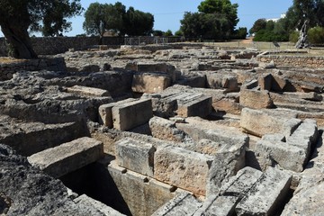 Egnazia (Brindisi) - Scavi Archeologici - Necropoli