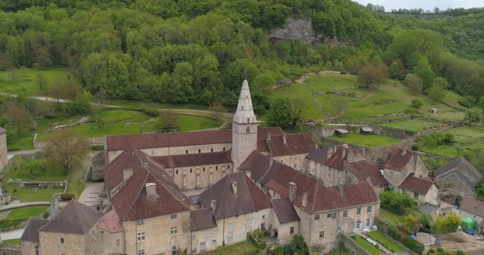 Baume-les-Messieurs lateral traveling, Jura, labelled Les Plus Beaux Villages de France