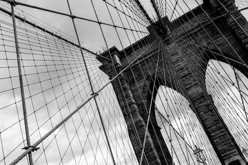 Naklejka premium The Cables of Brooklyn bridge in New York black & white