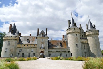 Fa&ccedil;ade du ch&acirc;teau de Sully-sur-Loire, Loiret, France