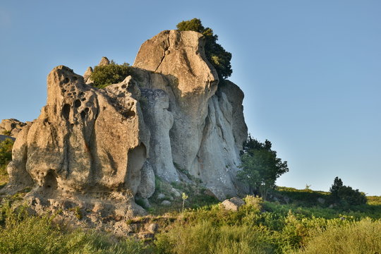 Altopiano dell' Argimusco - Montalbano Elicona- Sicilia Mionti Peloritani . Le pietre possiedono particolari forme, antropomorfe e zoomorfe