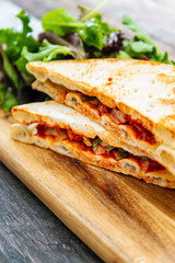 roasted chicken tandoori sauce sandwich