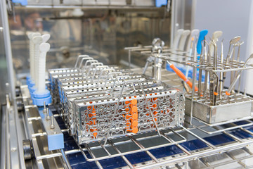 Naklejka premium various dental instruments after sterilization. Close-up
