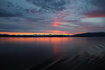 Fototapeta na wymiar Alaskan Sunrise