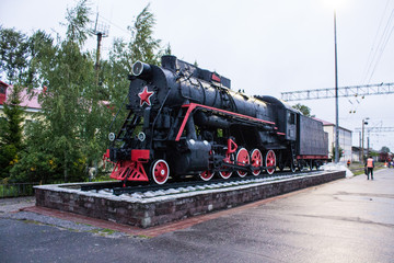 Fototapeta premium Monument Locomotive Pobedy L-2248 in Murom Russia