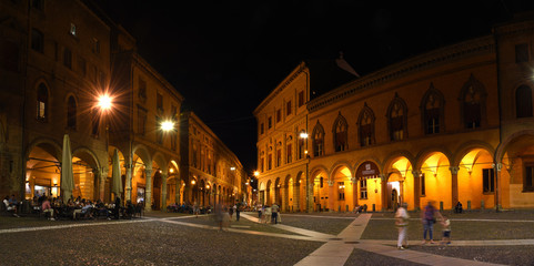 Fototapeta na wymiar night image of bologna