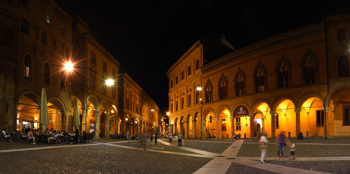 night image of bologna
