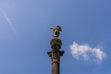 Fototapeta premium Monument to Columbus in the port area of Barcelona, Spain