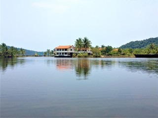 Obraz premium house on the lake