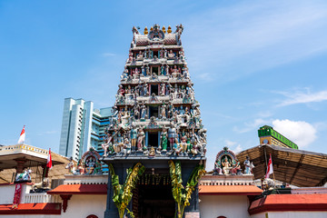 Fototapeta premium Facade of Sri Mariamman Temple, Singapore