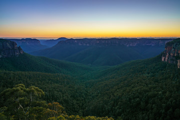 Fototapeta premium blue hour at govetts leap lookout, blue mountains, australia 31