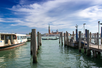 Venezia, 17 agosto 2019 16:00, gondole veneziane e vista sulla Basilica di San Giorgio Maggiore