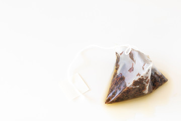 使用後のピラミッド型ティーバッグ