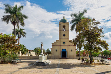 Fototapeta na wymiar Church on the main square in Vinales in Pinar del Rio, Cuba.