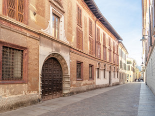 Fototapeta na wymiar streets of the beautiful historic center of Como, Lombardy, Italy