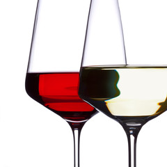 Rotweinglas  und Weißweinglas close up