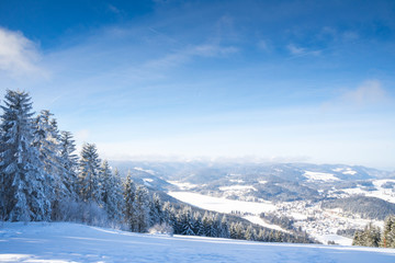 Winterurlaub und Wandern in Lenzkirch im Schwarzwald bei Schnee