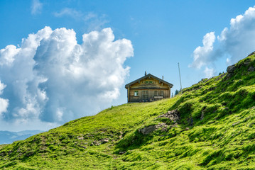 Fototapeta premium Almhütte am Ebenalp