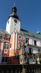 Obraz premium Piękny stary klasztor benedyktynów w Broumovie, typowa architektura czeska, Republika Czeska.