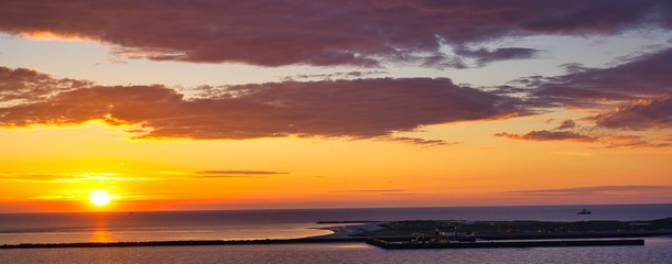 Fototapeta premium Heligoland - island dune - sunrise