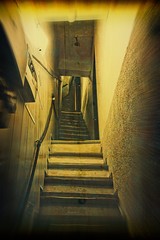 Escaliers vers... o&ugrave; ?