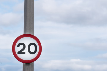 20mph speed limit sign UK - obrazy, fototapety, plakaty