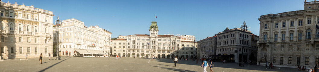 Fototapeta na wymiar Trieste city centre