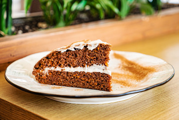 carrot cake with cream cheese