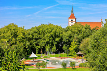 Olsztyn na Warmii,park centralny ,katedra św.Jakuba