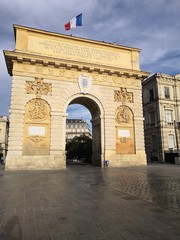 Fototapeta na wymiar Arc de triomphe 
