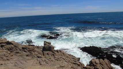 Olas y rocas