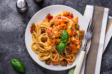 Pasta with eggplant, pepper and tomatoes - obrazy, fototapety, plakaty