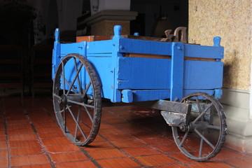 Fototapeta na wymiar old horse carriage