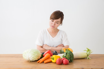 Fototapeta premium 野菜と女性