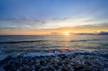 波津海岸から眺める朝日
