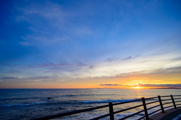 Fototapeta na wymiar 波津海岸から眺める朝日