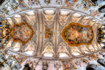 Deckengewölbe des Klosters Sankt Emmerim in Regensburg