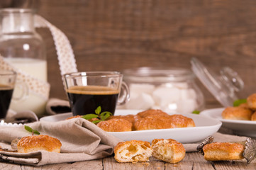 Puff pastries with custard cream.