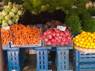 Gemüse frisch essen - nur auf dem Basar