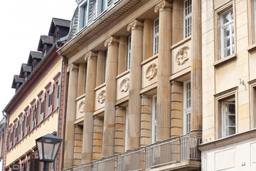 Obraz premium Heidelberg, Baden Württemberg / Germany 16.08.2019: Detail of Old Buidling with Hand Made Statues